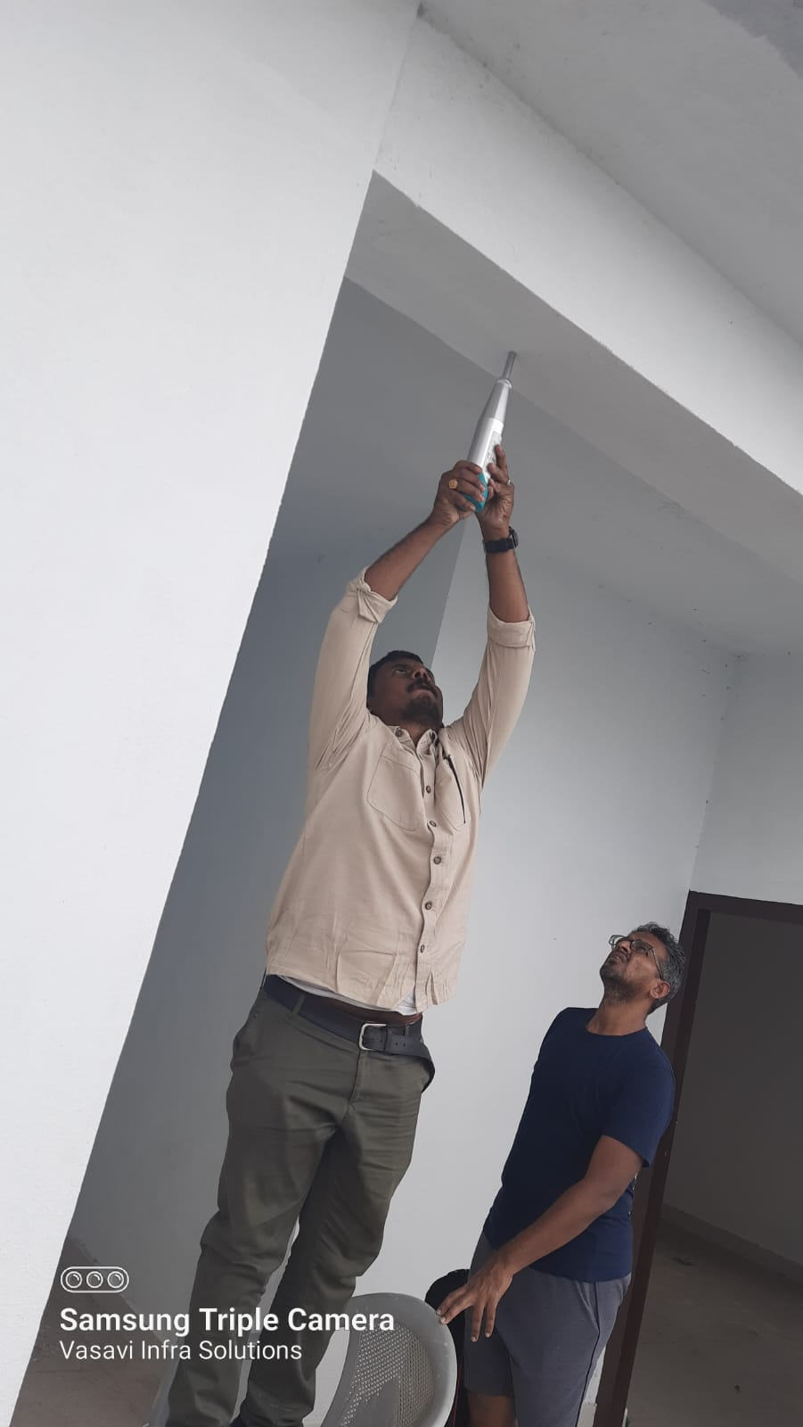 Rebound hammer on slab